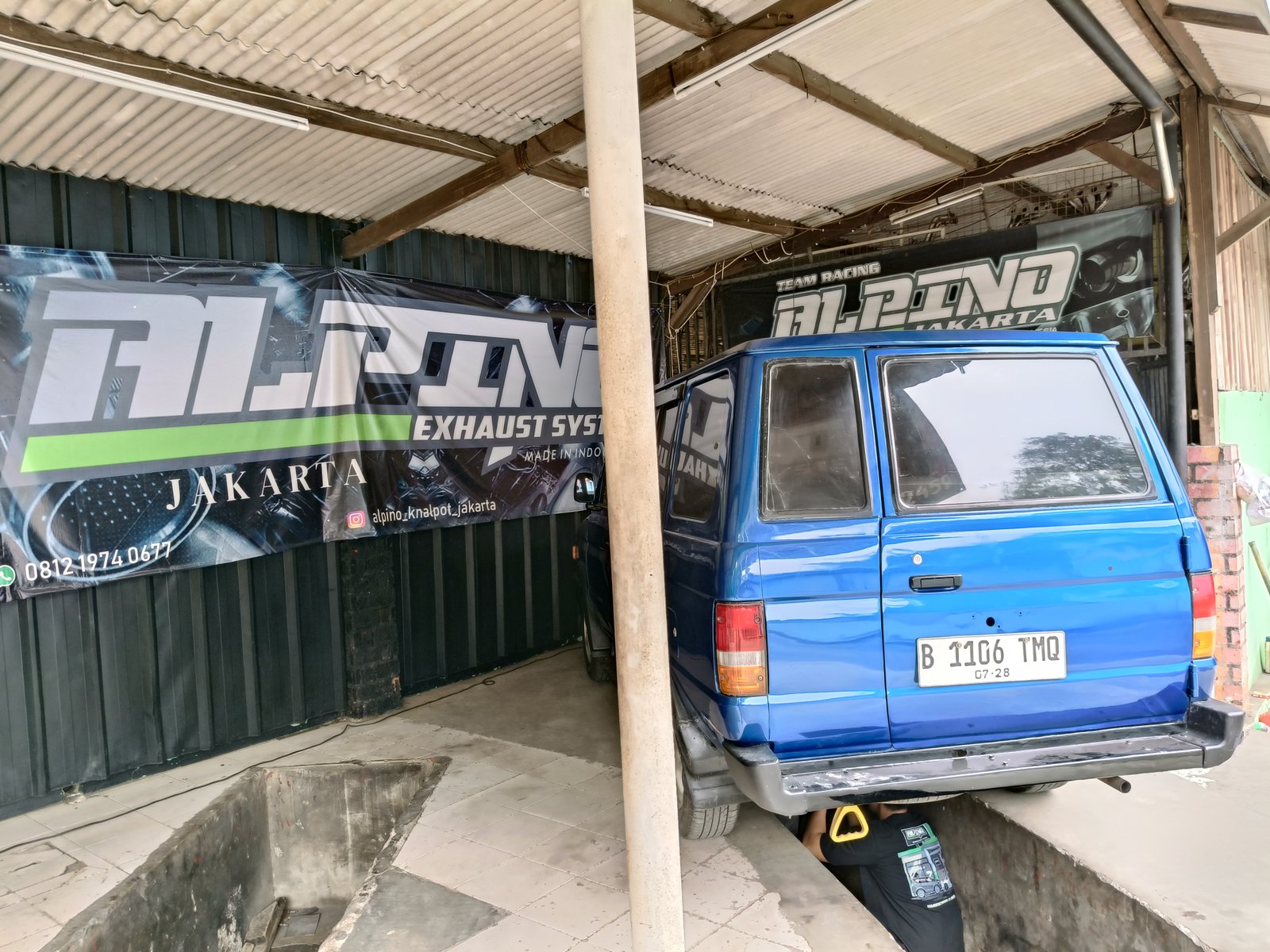 Toyota Agya dan Kijang Super